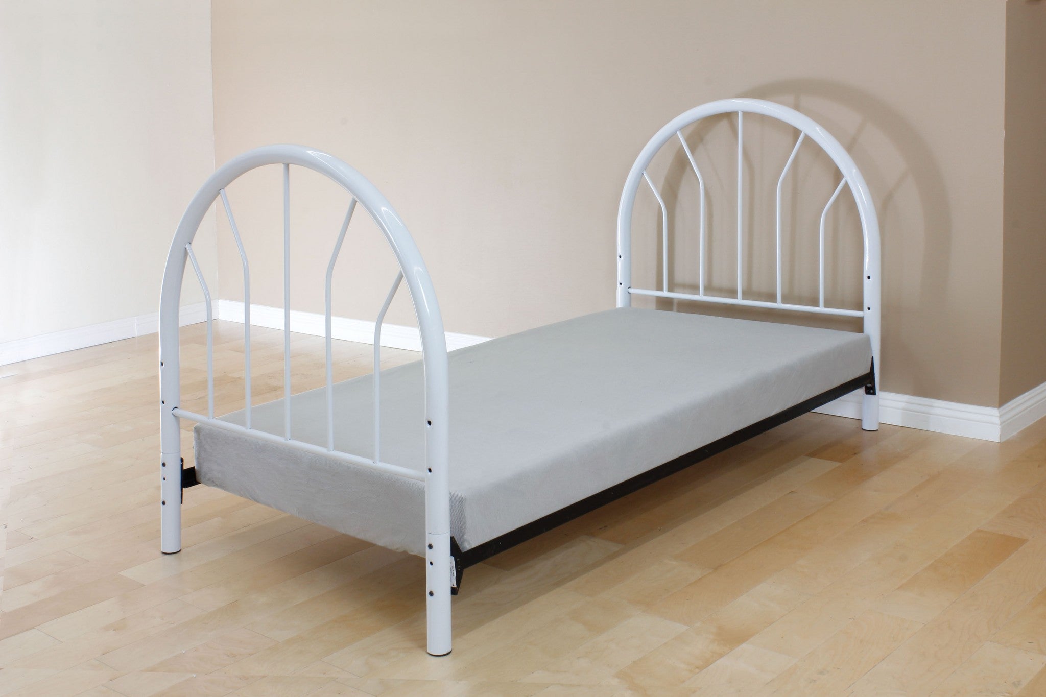 39" X 2.5" X 42" Twin White Metal Tube Headboard And Footboard