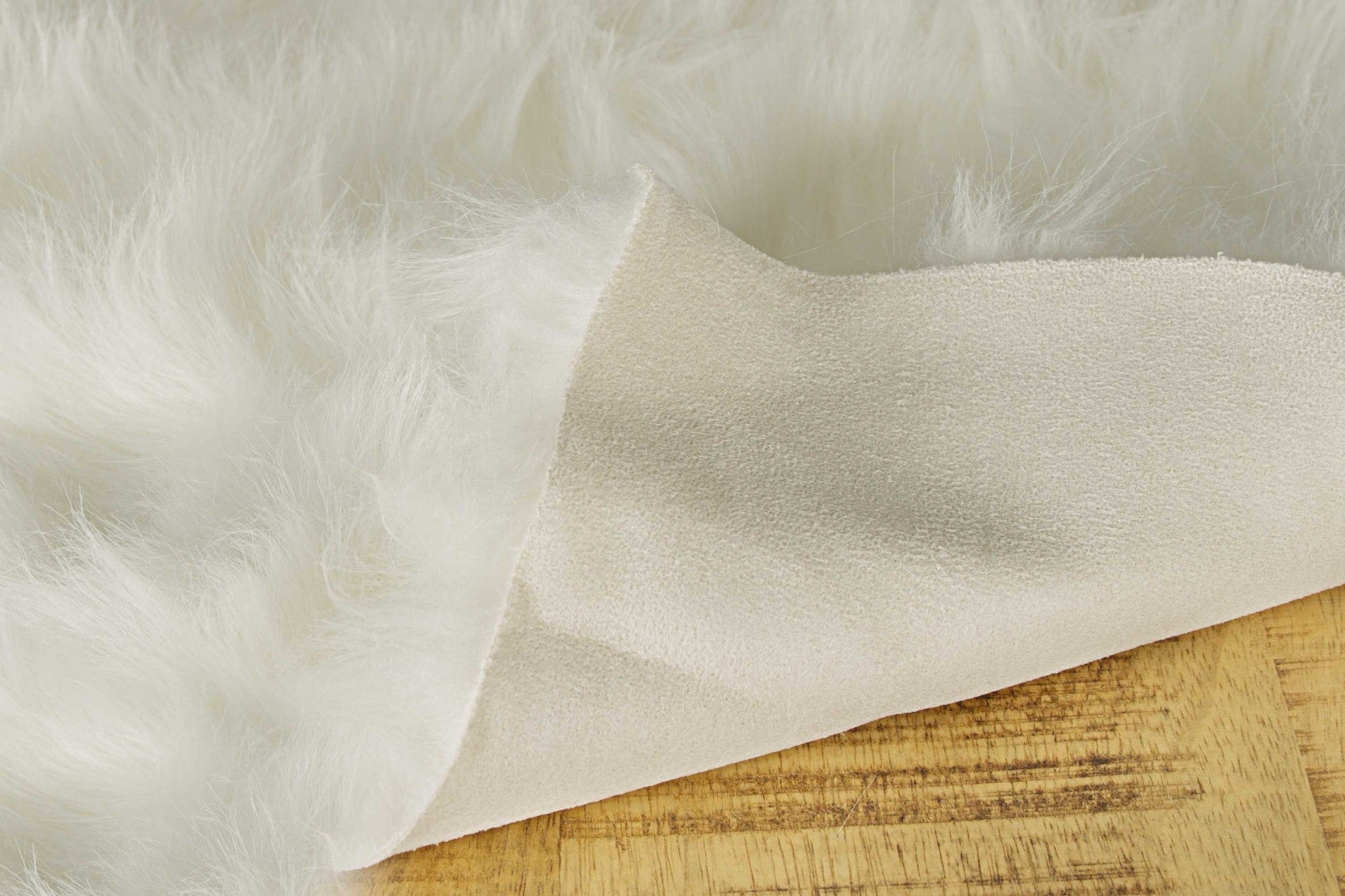 48" x 72" x 1.5" Off White Quattro Faux Sheepskin - Area Rug