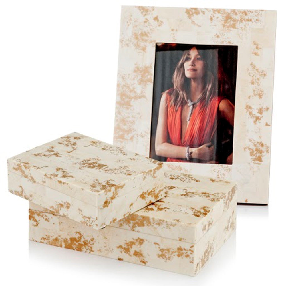 2" x 8.5" x 10.5" Natural & Gold Spindle - 5x7 Photo Frame