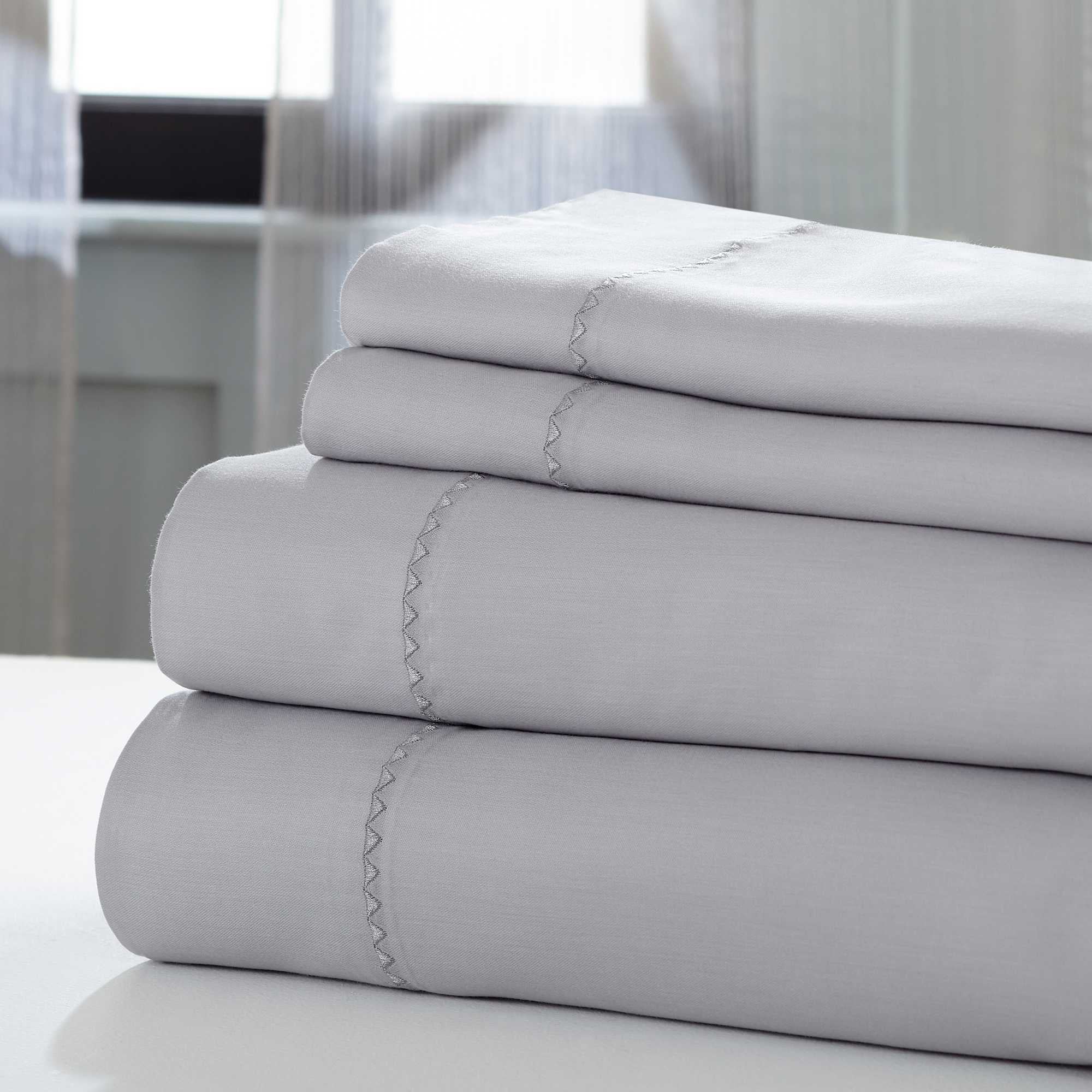 0.2" x 102" x 106" Cotton and Polyester Gray  4 Piece King Size Sheet Set