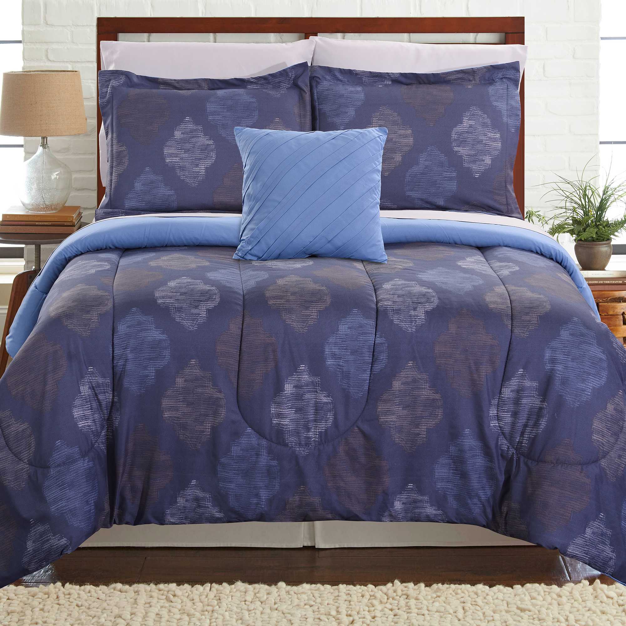 0.2" x 86" x 102" Microfiber Blue  8 Piece Quilted King Size Bed Set