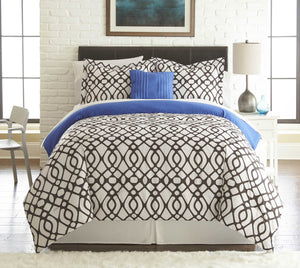 0.2" x 86" x 76" Polyester Black and White  8 Piece Full Size Reversible Comforter Set