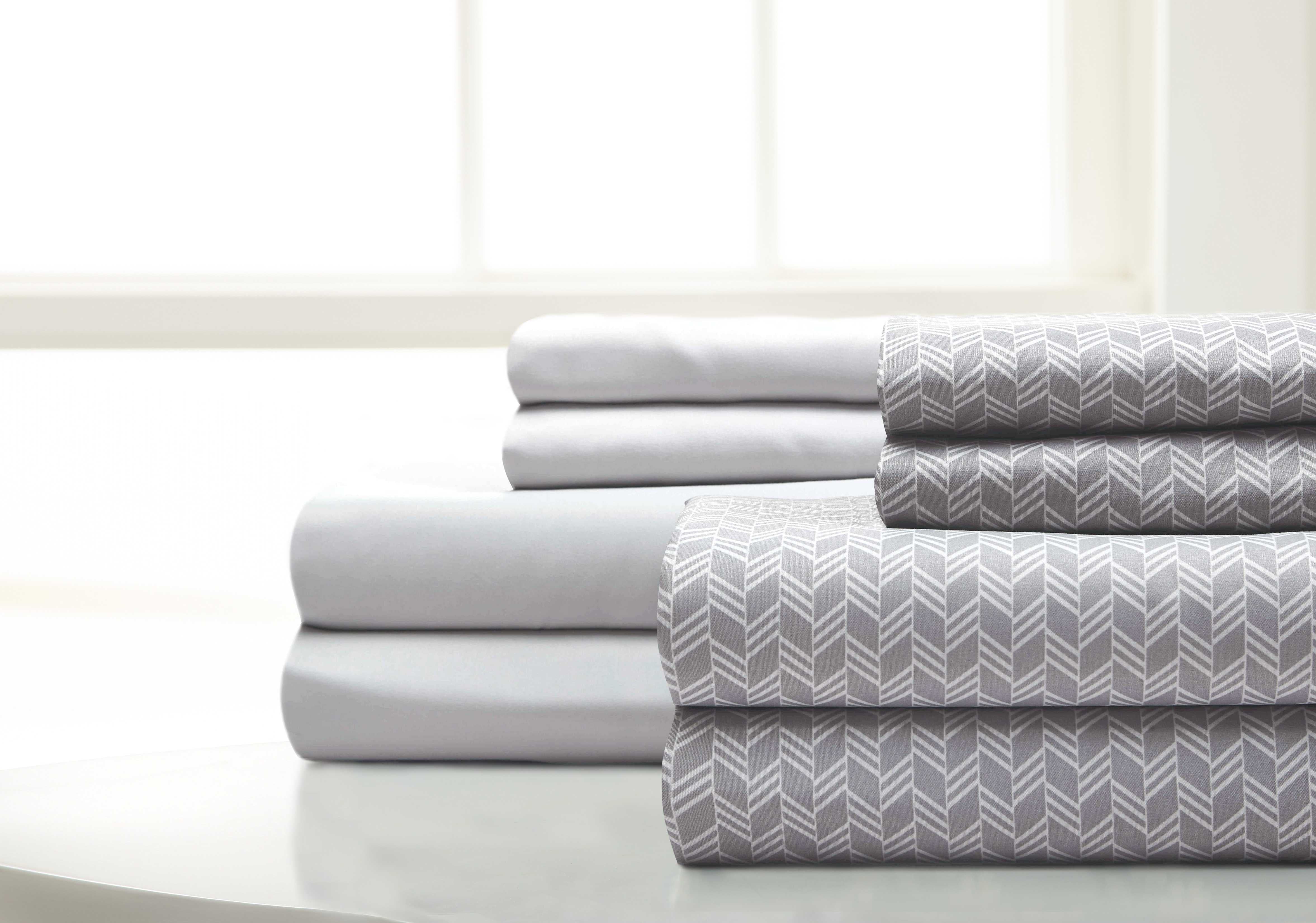 0.2" x 90" x 102" Microfiber Gray and White  8 Piece Queen Sheet Set