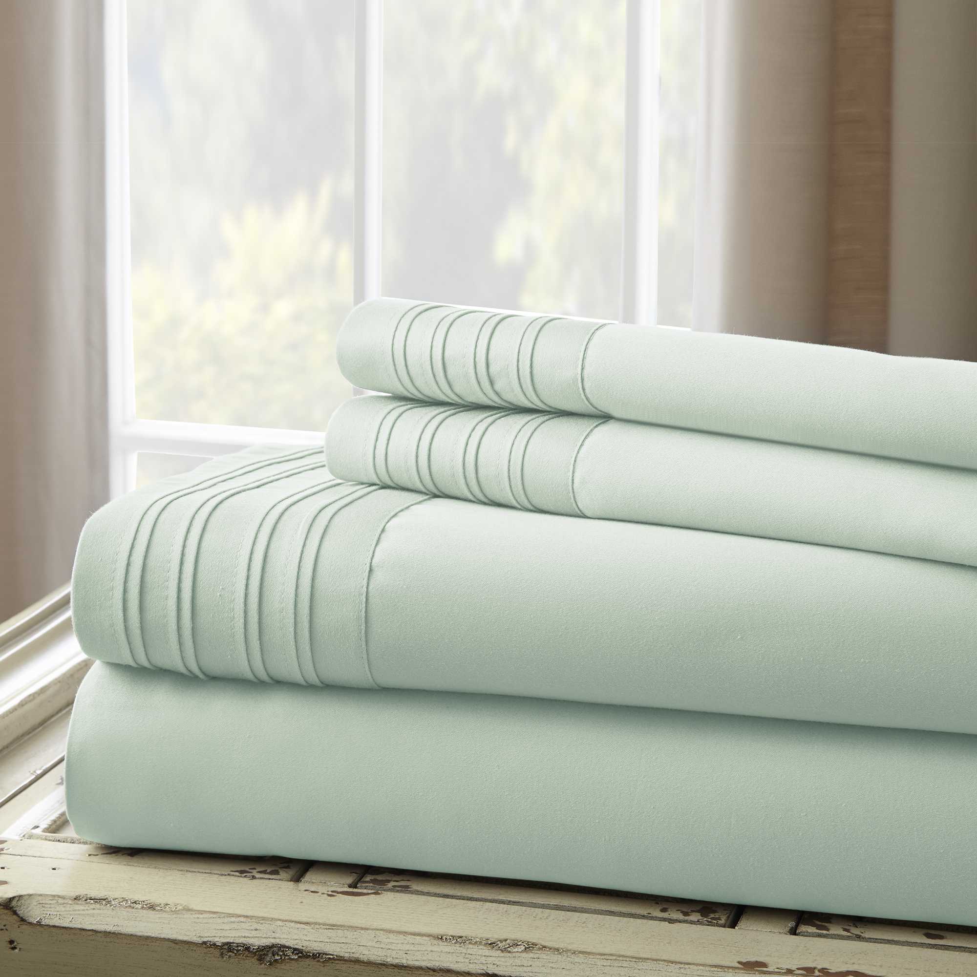 0.2" x 102" x 106" Cotton and Polyester Cream  4 Piece King Size Sheet Set