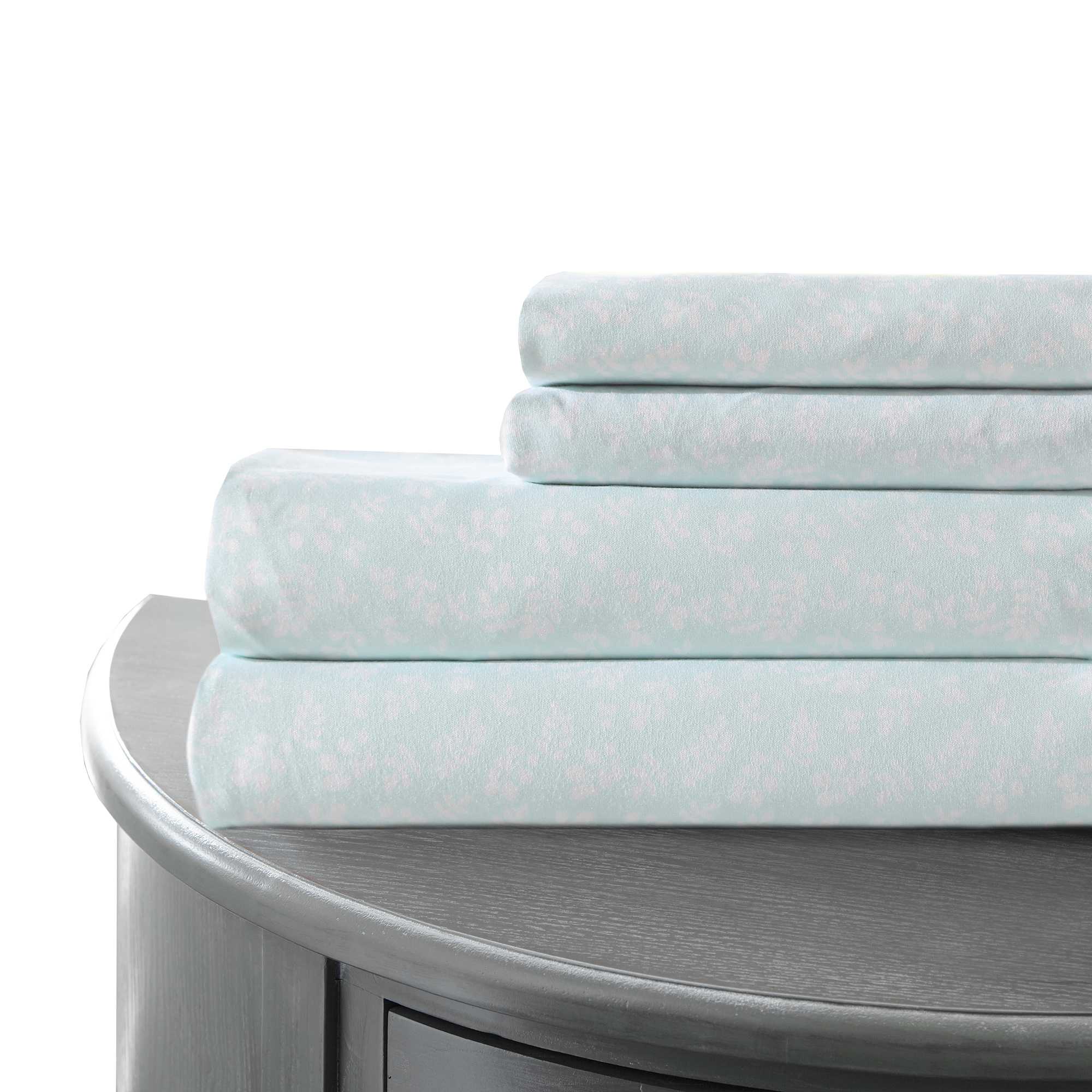 0.2" x 81" x 96" Microfiber Blue and white. 4 Piece Full Size Sheet Set with Fern Sketch